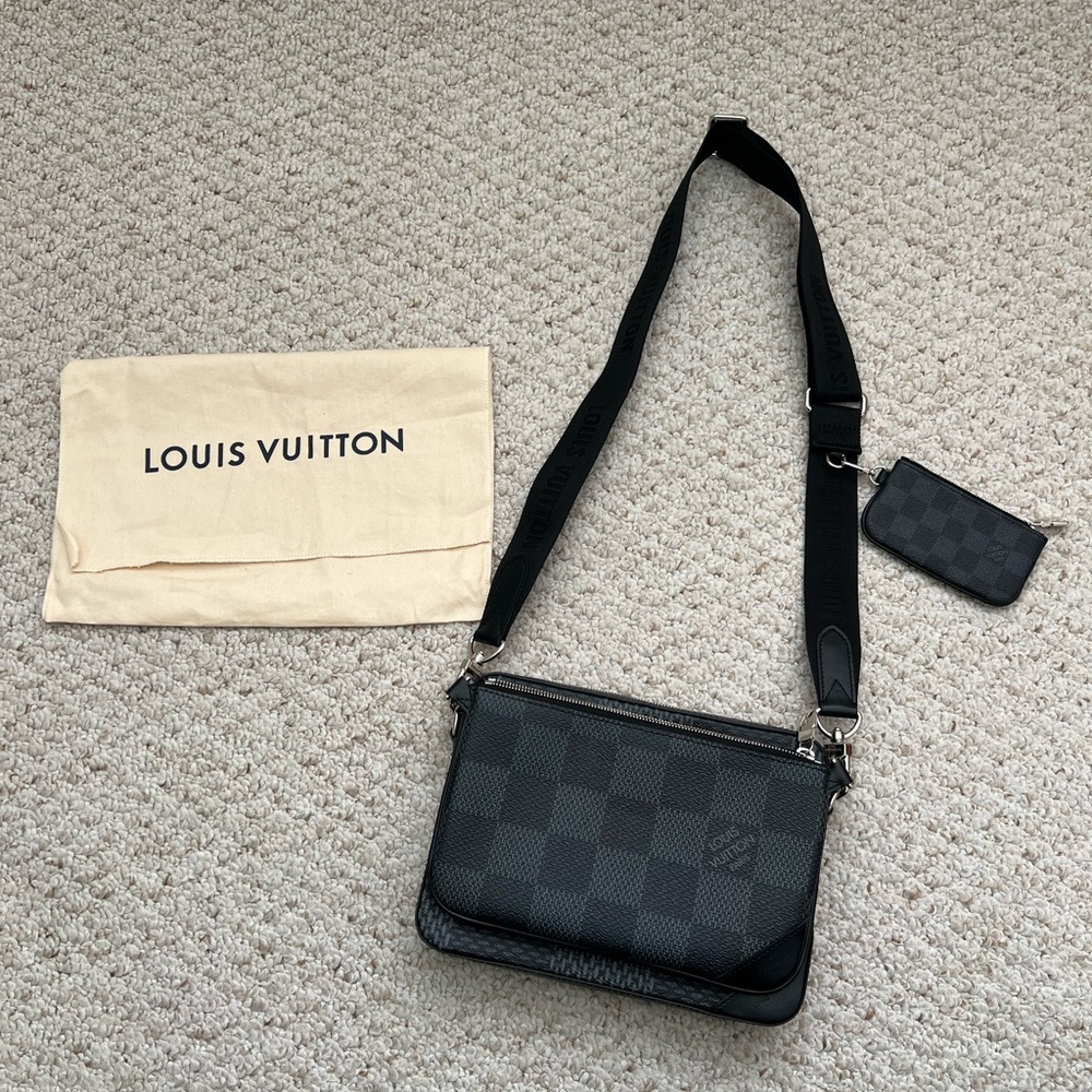 Louis Vuitton Trio Messenger bag in Damier Graphite canvas.